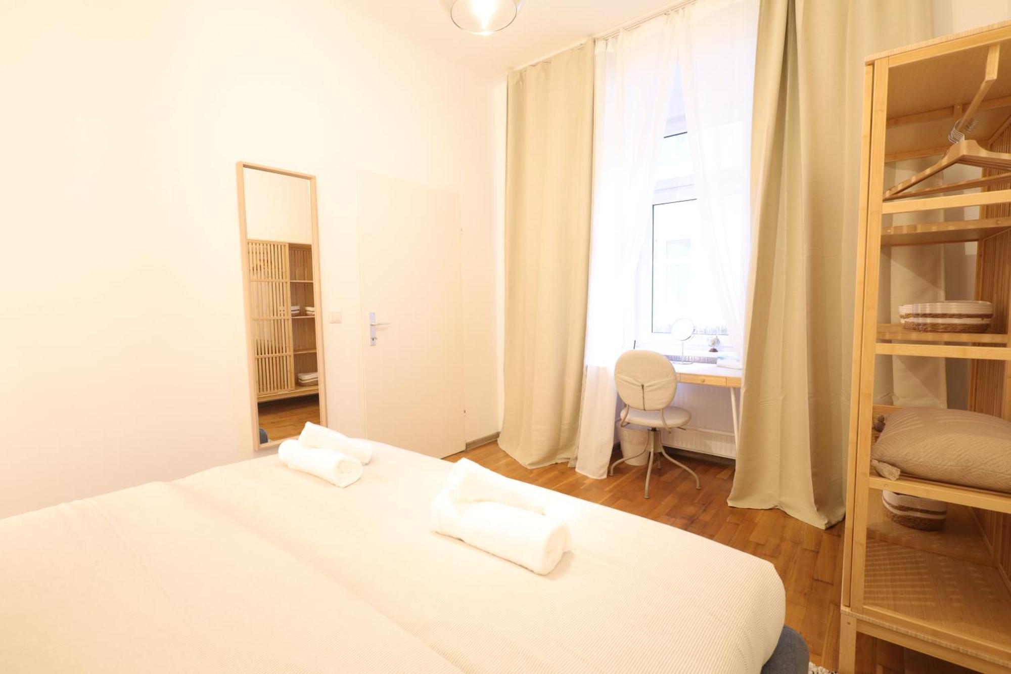 Ruby Holiday Home With Patio Wien Eksteriør bilde